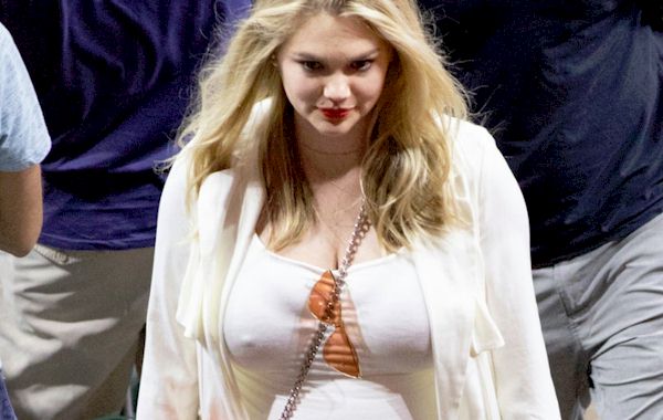 Kate Upton Pregnant Pokies in a White Dress! â€“ The Nip Slip ...