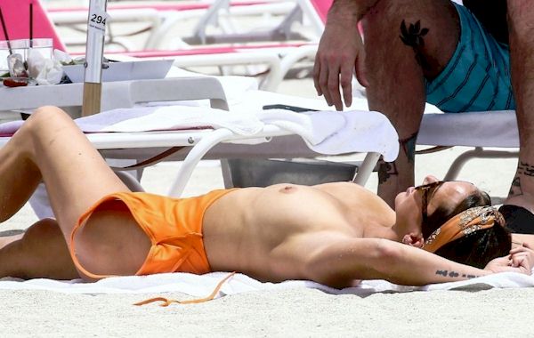 Naked Lindsay Lohan Miami Beach - Kristen Doute Topless at the Beach! â€“ The Nip Slip ...