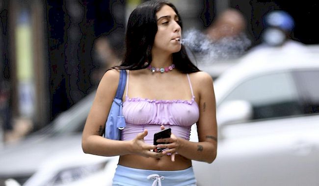 Lourdes Leon Nipple Pokies and Smoking Weed in NYC! - The Nip Slip