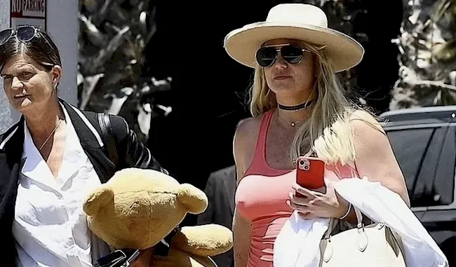 Britney Spears nipple