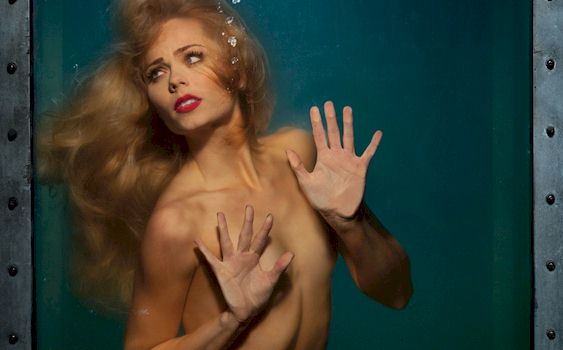 Laura Vandervoort Naked - Laura Vandervoort Archives â€“ The Nip Slip - Celebrity Nudity
