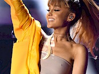 Ariana Grande Pokies at the 2016 iHeartRadio Music Festival! - The Nip Slip