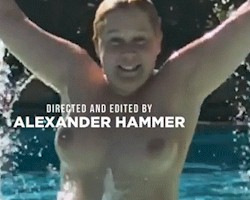 250px x 200px - Amy Schumer Naked and Pregnant in Expecting Amy! â€“ The Nip Slip