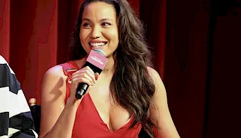 Jurnee Smollett boobs cleavage