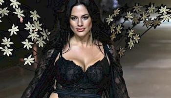 Ashley Graham at Victoria’s Secret Fashion Show 2024!